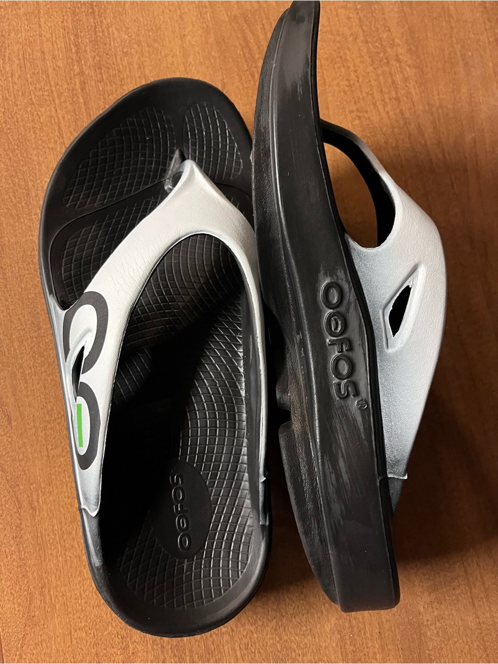 OOFOS Comfort Recovery Flip Sandals